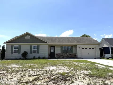 607 Parsley Dr, Hubert, NC 28539