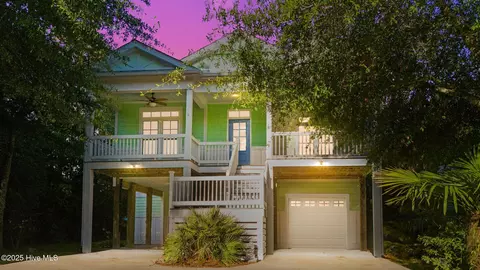 116 NE 11th St, Oak Island, NC 28465