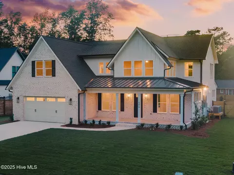 404 E Blackbeard Rd, Wilmington, NC 28409