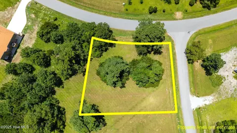 6000 Dolphin Rd, Oriental, NC 28571