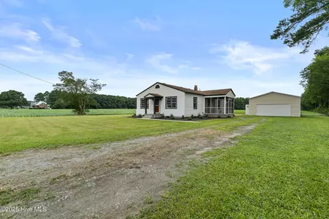 722 Firetower Rd, Elizabeth City, NC 27909