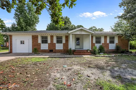 400 Winchester Rd, Jacksonville, NC 28546