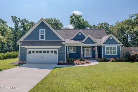 15 W Waverly Dr, Burgaw, NC 28425