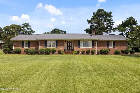 1525 Fieldsboro Rd, Walstonburg, NC 27888
