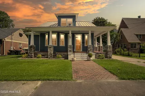 904 W Church St, Elizabeth City, NC 27909