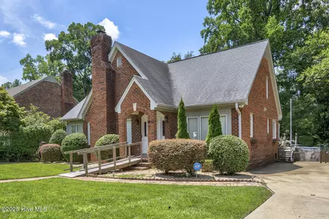 3012 Brassfield Dr, Rocky Mount, NC 27803