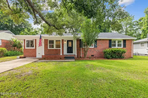 1004 River St, Jacksonville, NC 28540