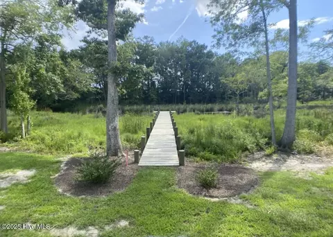 98 Bridgewater S Dr, Bath, NC 27808