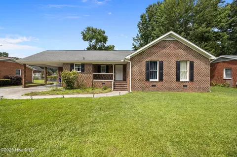 104 Briarwood Dr, Greenville, NC 27834