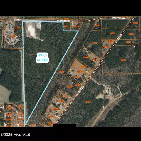 465 Old Lake Extension Rd, Lake Waccamaw, NC 28450