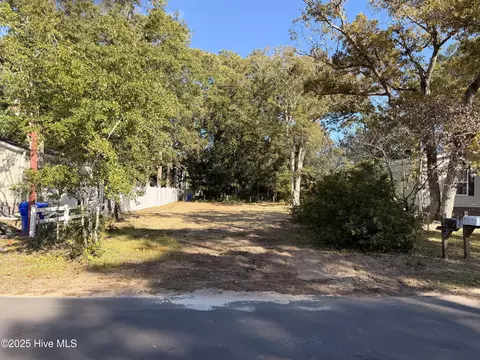 310 NE 75th St, Oak Island, NC 28465