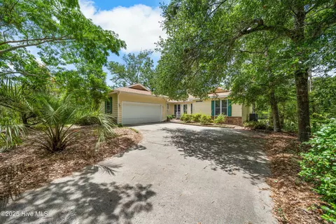 1724 Salt Marsh Cir SW, Ocean Isle Beach, NC 28469