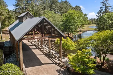 209 Cedar Point Dr, Wallace, NC 28466 photo 5