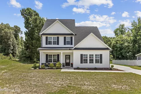 25 Cornfield Way, Sanford, NC 27332