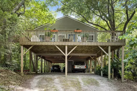 102 South Ct, Atlantic Beach, NC 28512