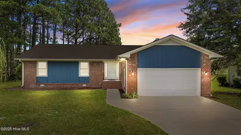 6107 Pelican Dr, New Bern, NC 28560