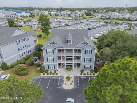 2555 St James Dr SE #104, Southport, NC 28461