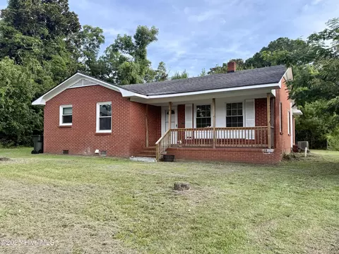 105 Rhodes St, Williamston, NC 27892