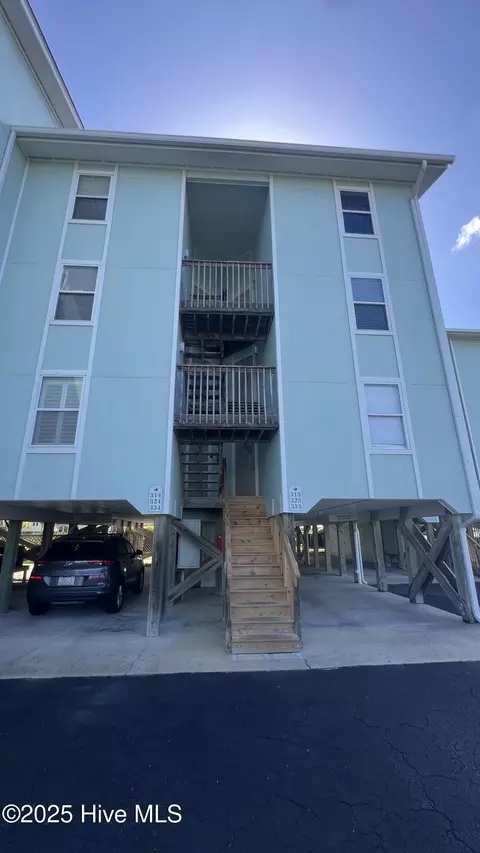 918 N New River Dr #333, Surf City, NC 28445