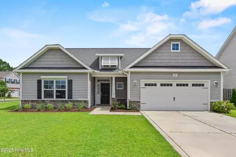 201 Pine Island Dr, Hampstead, NC 28443