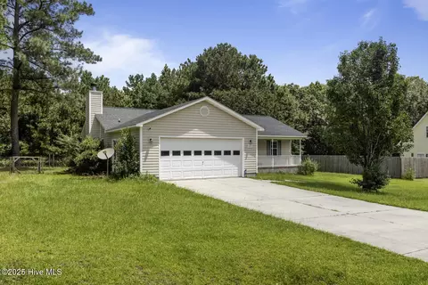 105 Littleleaf Ct, Jacksonville, NC 28540