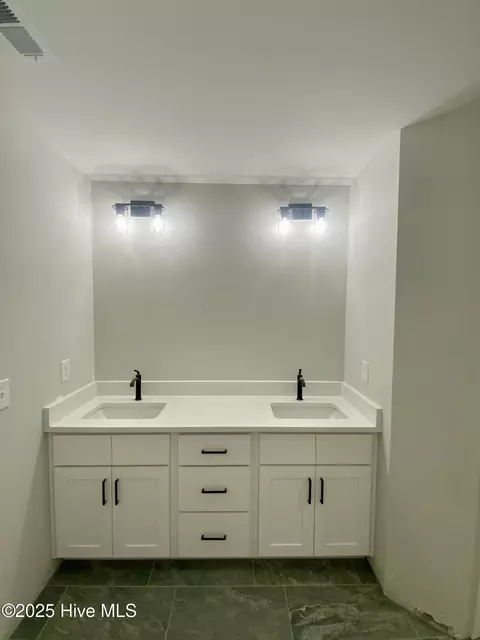 Bath - 115 Eudora Dr, Newport, NC 28570 photo 2 of 3