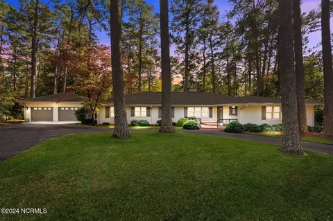 515 S Valley Rd, Southern Pines, NC 28387