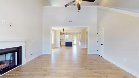 146 Spring Meadows Dr, Aberdeen, NC 28315 photo 5