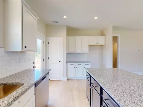 146 Spring Meadows Dr, Aberdeen, NC 28315 photo 11