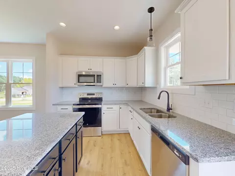 146 Spring Meadows Dr, Aberdeen, NC 28315 photo 12