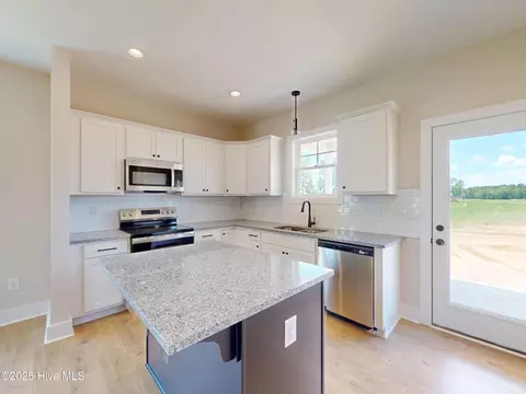 146 Spring Meadows Dr, Aberdeen, NC 28315 photo 10