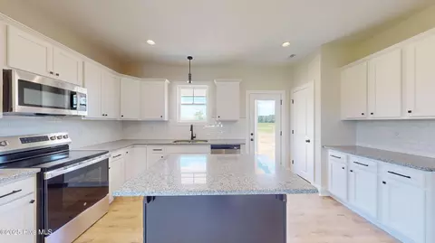 146 Spring Meadows Dr, Aberdeen, NC 28315 photo 9