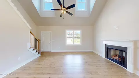 146 Spring Meadows Dr, Aberdeen, NC 28315 photo 3