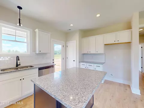 146 Spring Meadows Dr, Aberdeen, NC 28315 photo 13