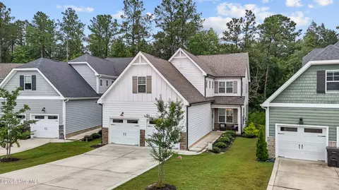 108 Spruce Hollow Cir, Spring Lake, NC 28390