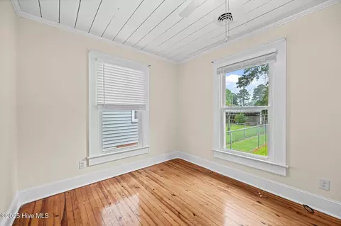 Bedroom - 345 E 13th St, Washington, NC 27889 photo 5 of 11