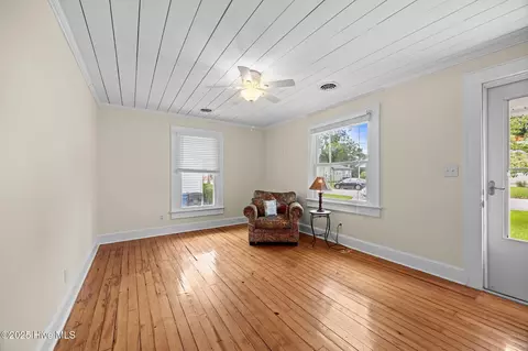 Living - 345 E 13th St, Washington, NC 27889 photo 3 of 3