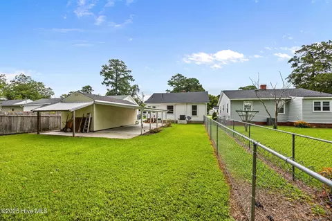 Exterior - 345 E 13th St, Washington, NC 27889 photo 6 of 9