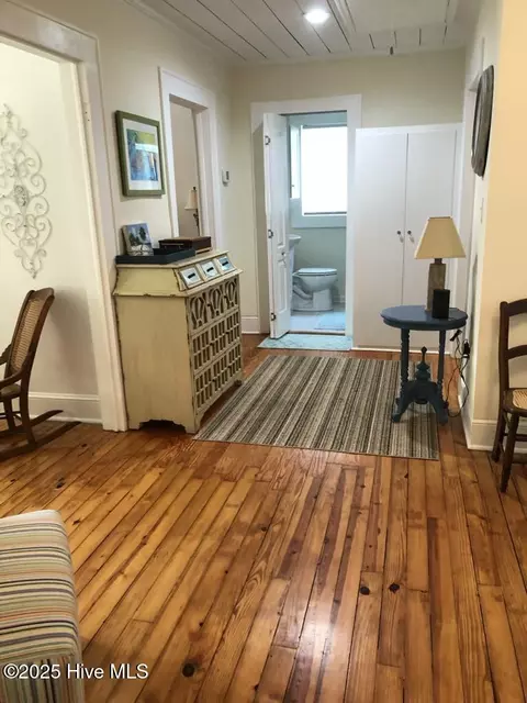 Entry Way - 345 E 13th St, Washington, NC 27889 photo 2 of 2