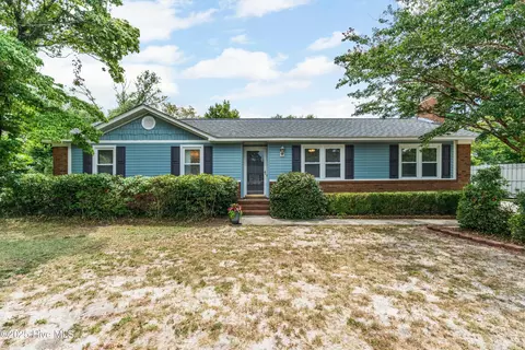 829 Arnold Rd, Wilmington, NC 28412