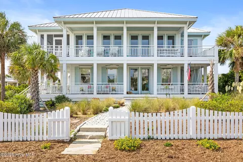 19 Coquina Trl, Bald Head Island, NC 28461