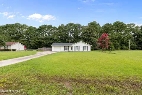 202 Darrel Rd, La Grange, NC 28551