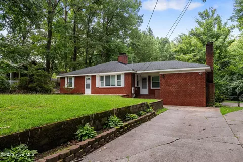 2506 Madison Cir, Greenville, NC 27858