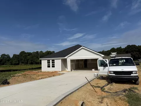 37 Boston River Dr, Dunn, NC 28334