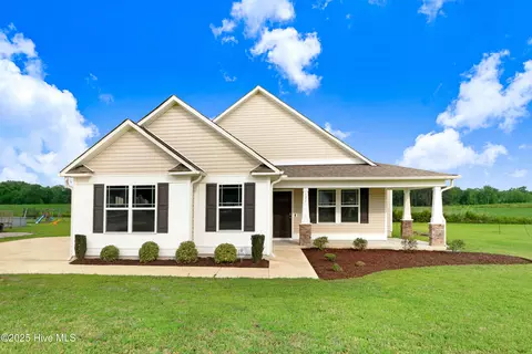 121 Highland Park Dr, Goldsboro, NC 27534