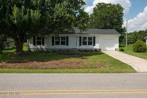 476 Waters Rd, Jacksonville, NC 28546
