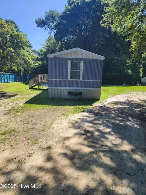 410 S Vann St, Burgaw, NC 28425