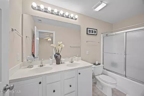 Bath - 300 S Square Dr #B, Winterville, NC 28590 photo 2 of 3