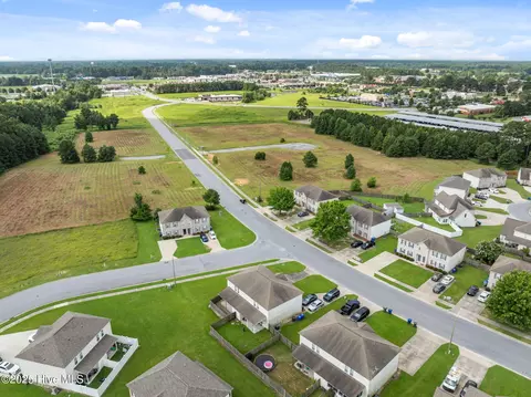 View/Area - 300 S Square Dr #B, Winterville, NC 28590 photo 4 of 5