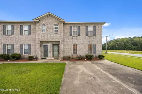 300 S Square Dr #B, Winterville, NC 28590